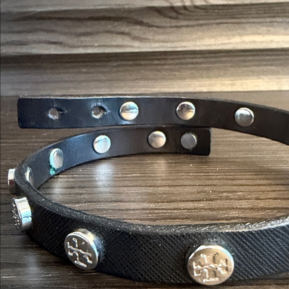 Tory Burch Black Double Wrap Logo Stud Leather Bracelet - Picture 8 of 11